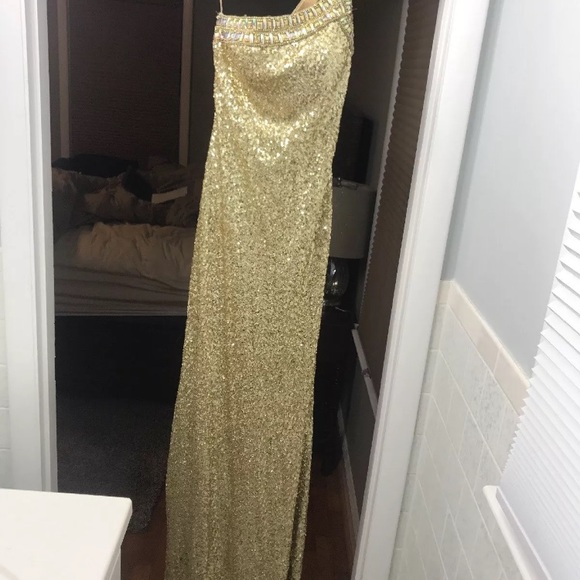 La Femme gold Sequin Prom Dress - Picture 5 of 5
